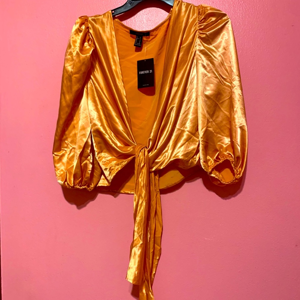Front tier and untie puff sleeve top